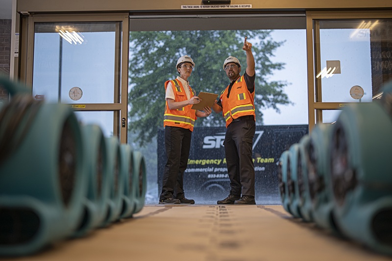 COMMERCIAL WATER DAMAGE RESTORATION COMMERCIAL WATER DAMAGE RESTORATION