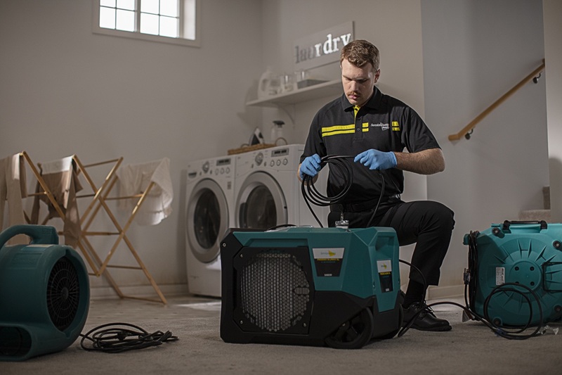 Residential Water Damage Restoration Services-Lake County Illinois-Cook County Illinois-DuPage County Illinois high value home in Lake County Illinois experiences a water damage from leak. ServiceMaster Emergency Restoration Experts is called to the scene
